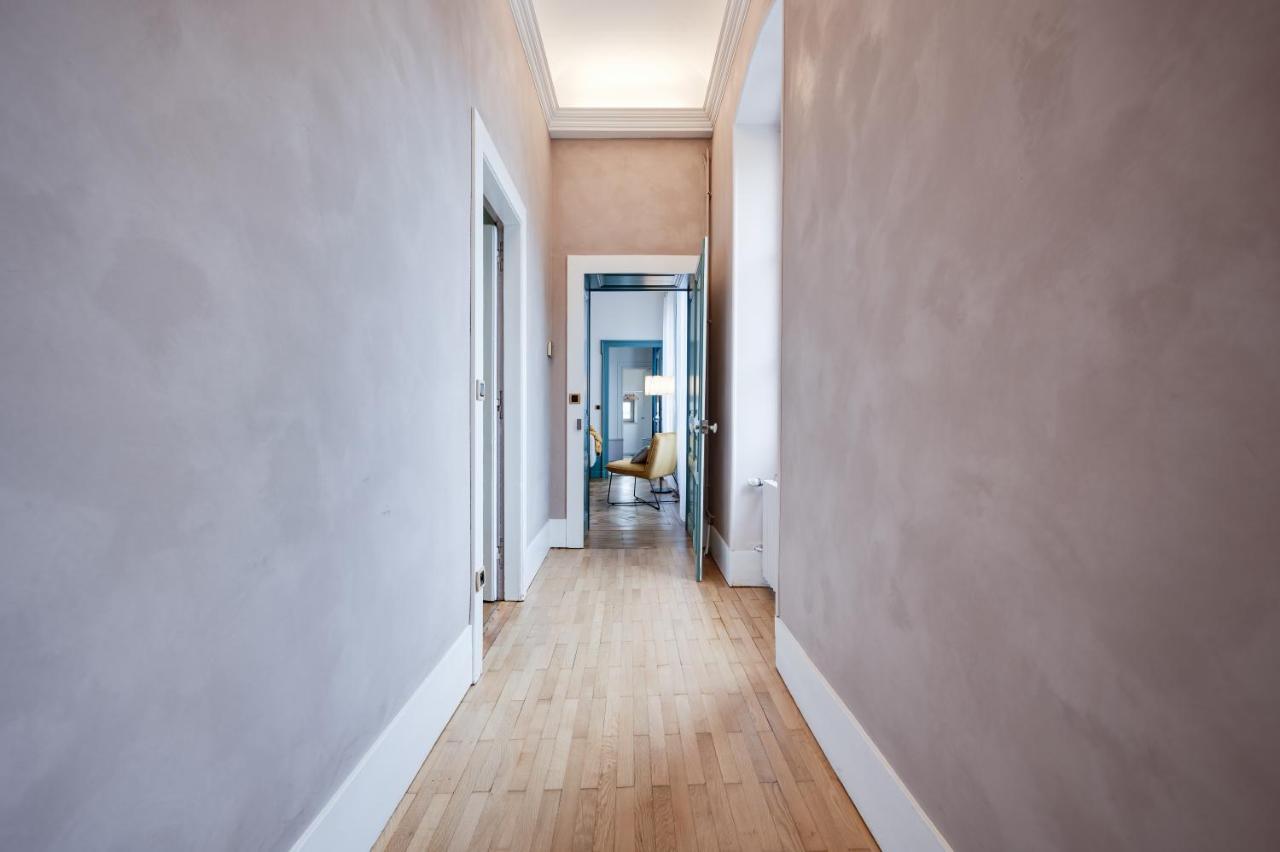 Grand Appartement 8 Personnes Terrasse Privative Hyper Centre Calme 롱르소니에 외부 사진