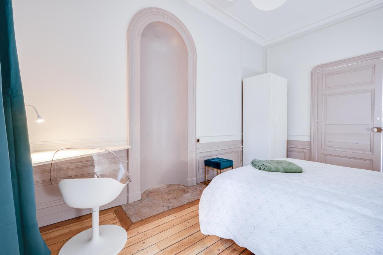 Grand Appartement 8 Personnes Terrasse Privative Hyper Centre Calme 롱르소니에 외부 사진