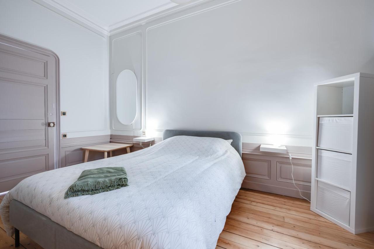 Grand Appartement 8 Personnes Terrasse Privative Hyper Centre Calme 롱르소니에 외부 사진