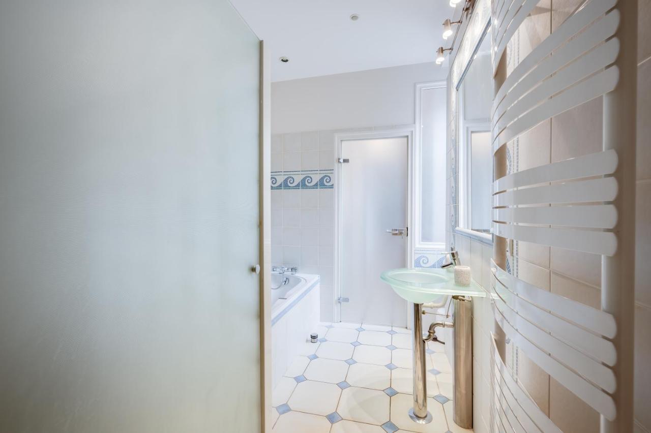 Grand Appartement 8 Personnes Terrasse Privative Hyper Centre Calme 롱르소니에 외부 사진