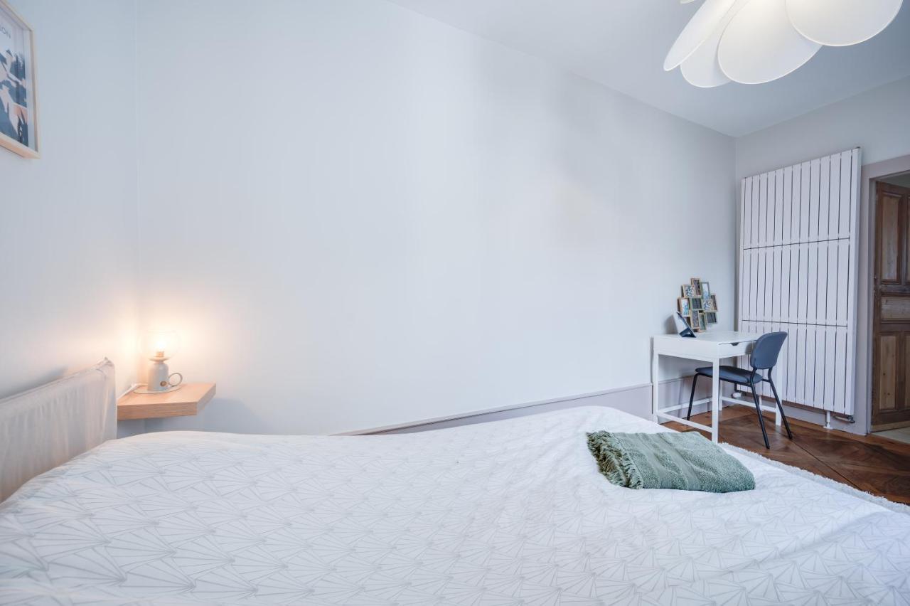 Grand Appartement 8 Personnes Terrasse Privative Hyper Centre Calme 롱르소니에 외부 사진