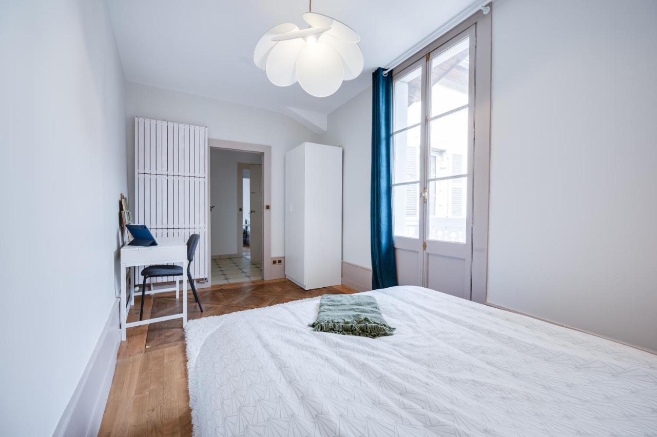 Grand Appartement 8 Personnes Terrasse Privative Hyper Centre Calme 롱르소니에 외부 사진