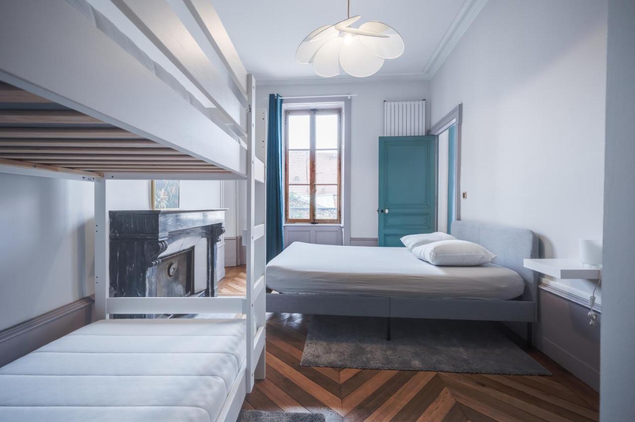 Grand Appartement 8 Personnes Terrasse Privative Hyper Centre Calme 롱르소니에 외부 사진