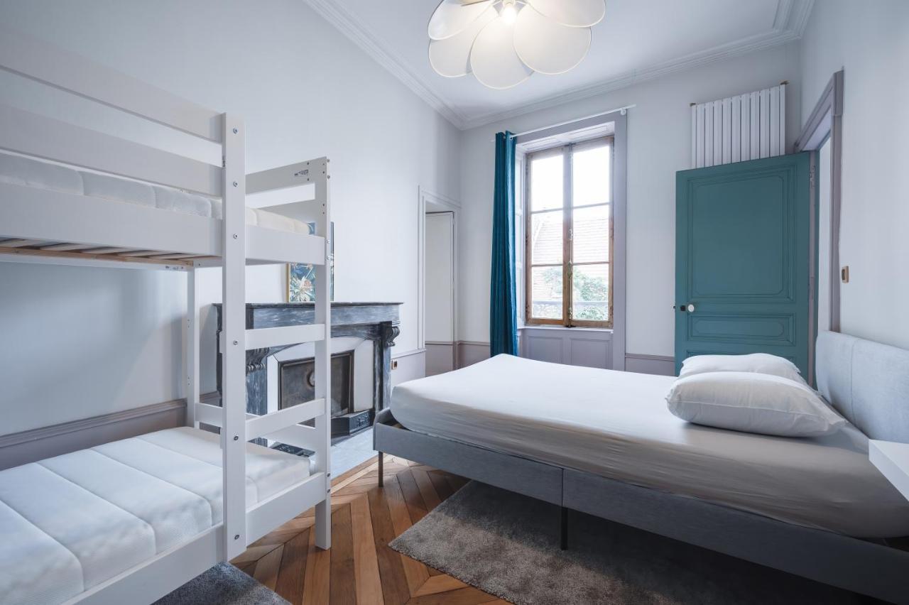 Grand Appartement 8 Personnes Terrasse Privative Hyper Centre Calme 롱르소니에 외부 사진