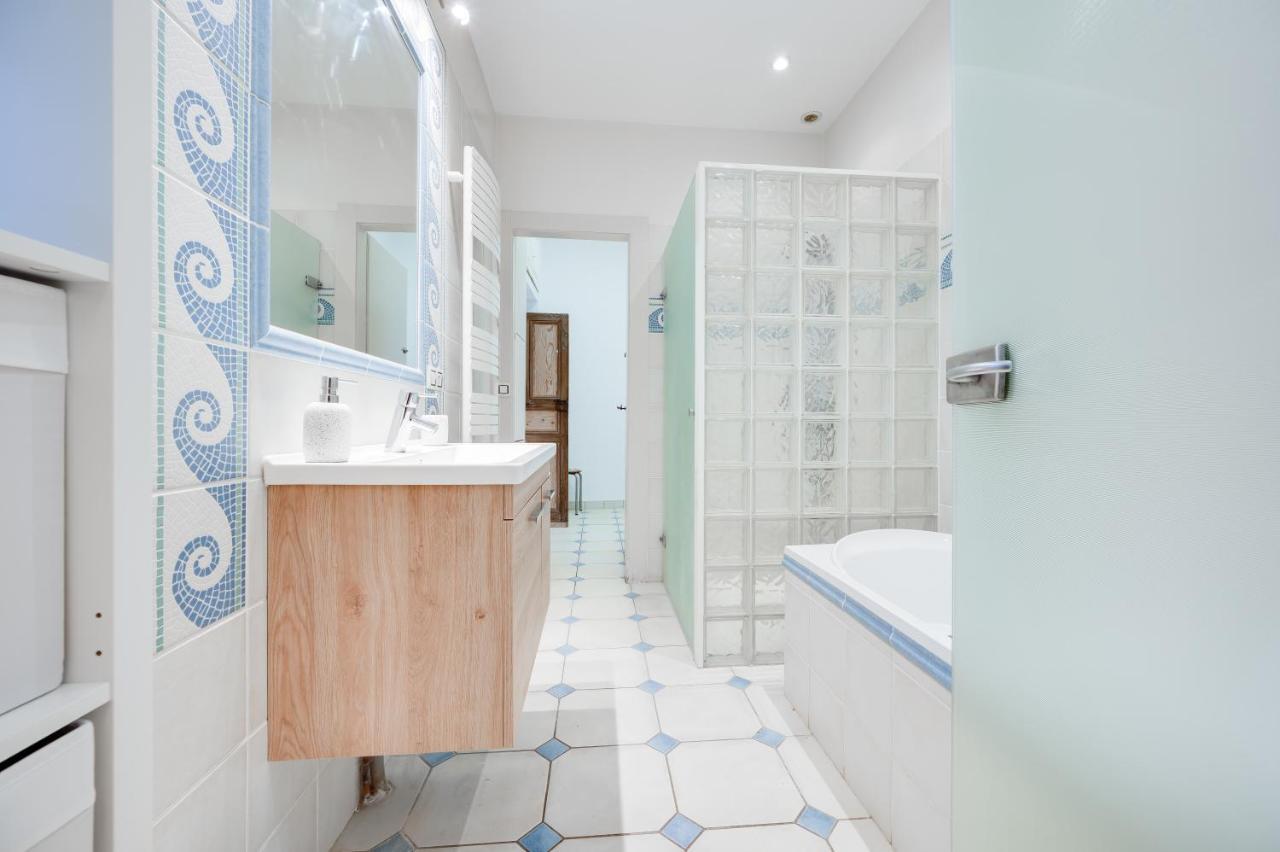 Grand Appartement 8 Personnes Terrasse Privative Hyper Centre Calme 롱르소니에 외부 사진