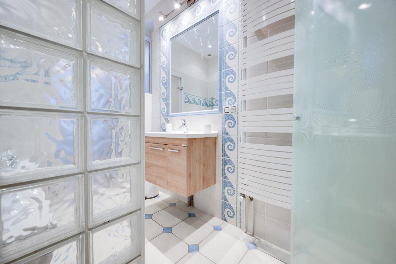Grand Appartement 8 Personnes Terrasse Privative Hyper Centre Calme 롱르소니에 외부 사진